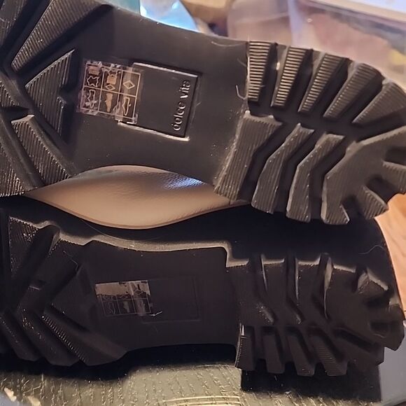 Stylish White Ankle Boots Dolce Vita NWT Size 7.5 - Picture 6 of 8